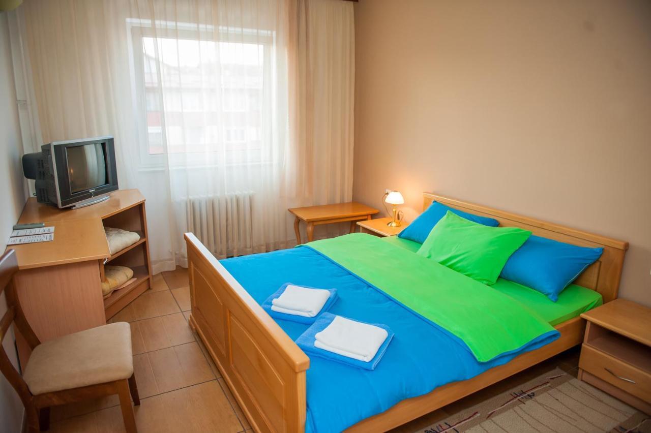 Hotel Prenociste "Nacional" Prnjavor Zewnętrze zdjęcie